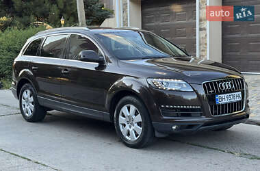 Внедорожник / Кроссовер Audi Q7 2013 в 
