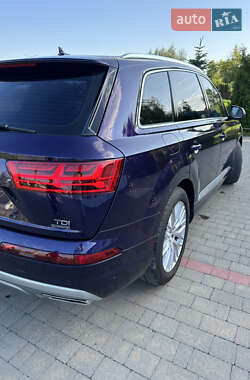 Внедорожник / Кроссовер Audi Q7 2017 в 