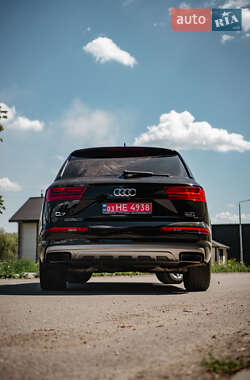 Внедорожник / Кроссовер Audi Q7 2017 в 