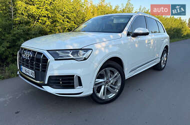Внедорожник / Кроссовер Audi Q7 2021 в 