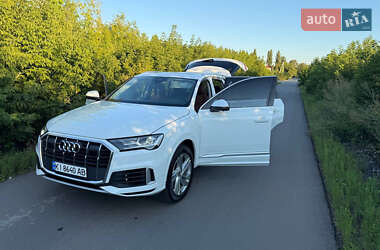 Внедорожник / Кроссовер Audi Q7 2021 в 