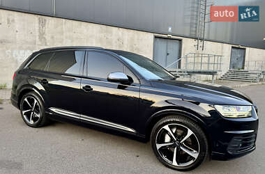 Внедорожник / Кроссовер Audi Q7 2017 в 