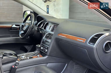 Позашляховик / Кросовер Audi Q7 2014 в 