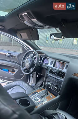 Внедорожник / Кроссовер Audi Q7 2010 в 