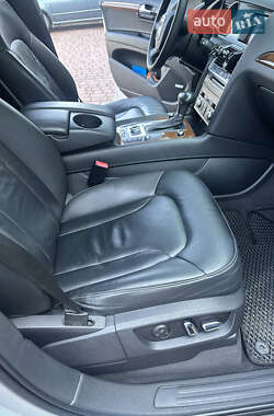 Внедорожник / Кроссовер Audi Q7 2010 в 