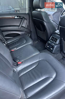 Внедорожник / Кроссовер Audi Q7 2010 в 