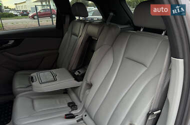 Внедорожник / Кроссовер Audi Q7 2017 в 