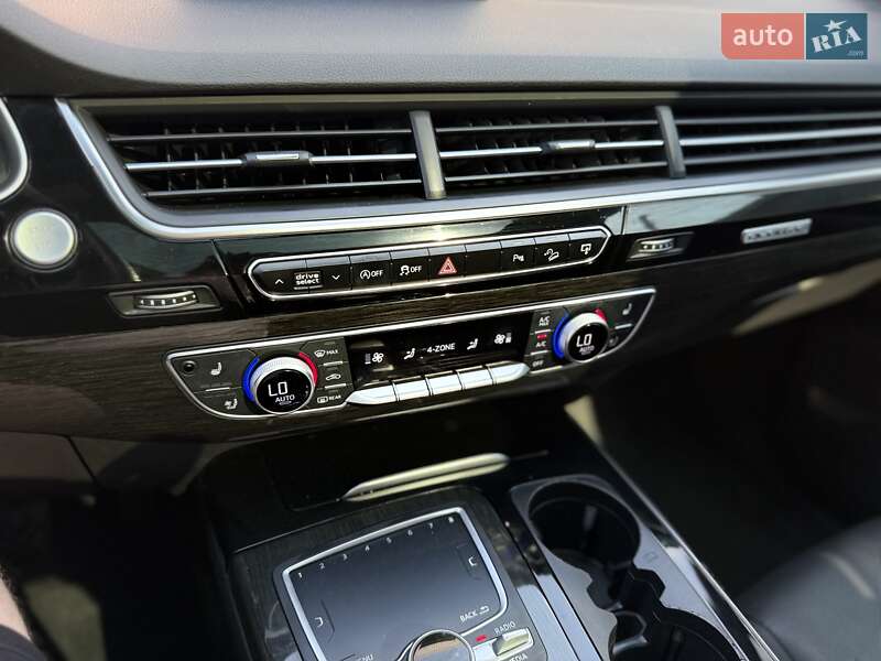 Внедорожник / Кроссовер Audi Q7 2017 в Львове
