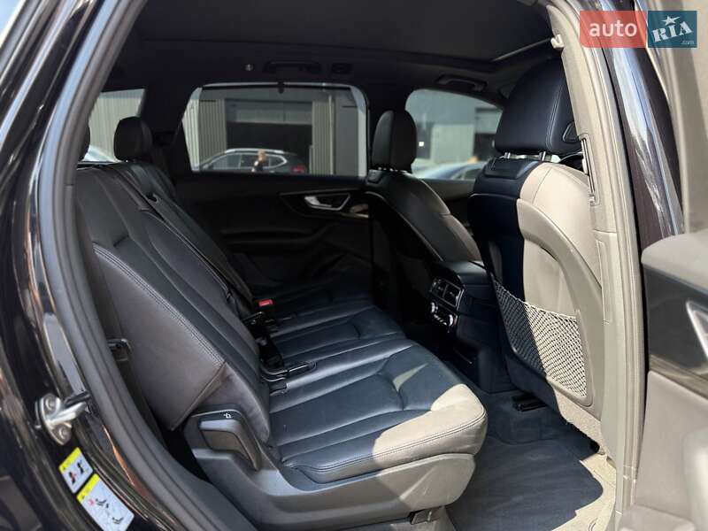 Внедорожник / Кроссовер Audi Q7 2017 в Львове