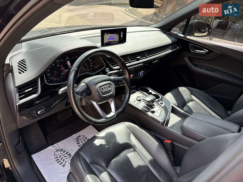 Внедорожник / Кроссовер Audi Q7 2016 в Мукачево
