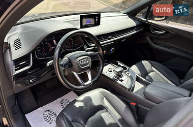 Внедорожник / Кроссовер Audi Q7 2016 в 