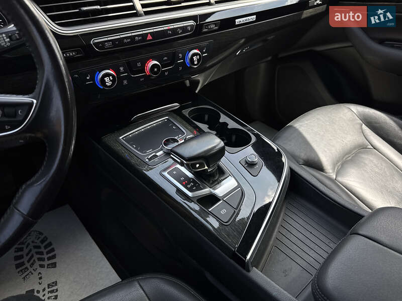 Внедорожник / Кроссовер Audi Q7 2016 в Мукачево