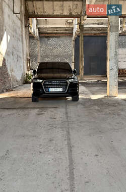 Внедорожник / Кроссовер Audi Q7 2016 в 