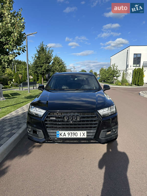 Внедорожник / Кроссовер Audi Q7 2017 в Киеве