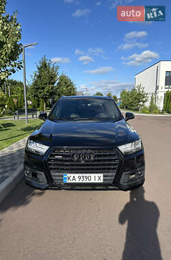 Внедорожник / Кроссовер Audi Q7 2017 в 