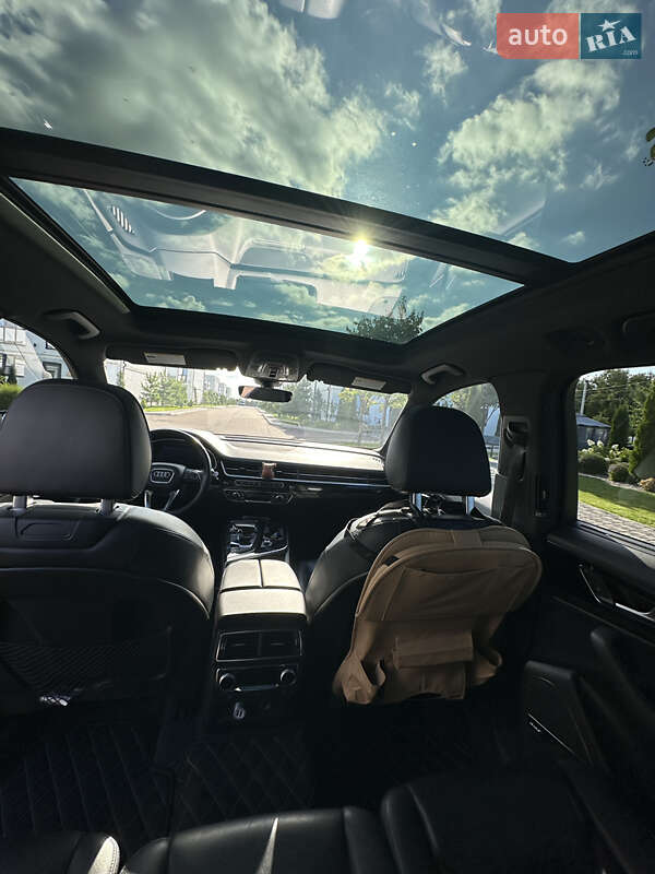 Внедорожник / Кроссовер Audi Q7 2017 в Киеве