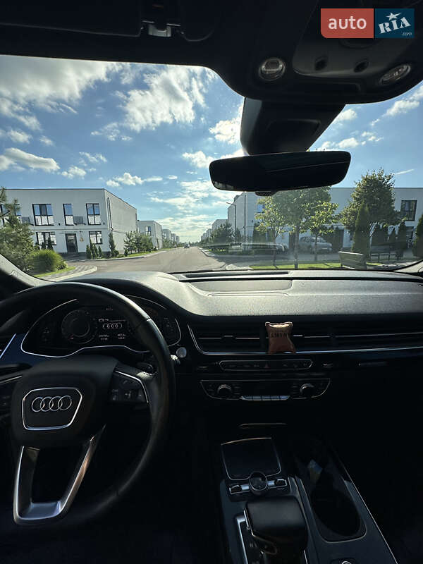 Внедорожник / Кроссовер Audi Q7 2017 в Киеве