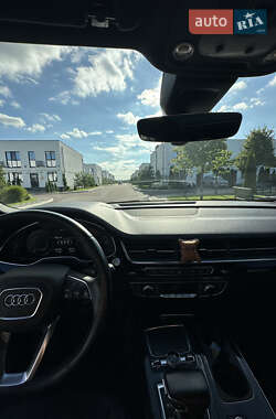 Внедорожник / Кроссовер Audi Q7 2017 в 