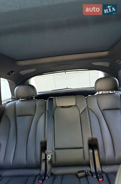 Внедорожник / Кроссовер Audi Q7 2021 в 