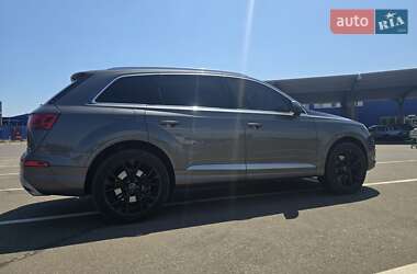 Внедорожник / Кроссовер Audi Q7 2018 в 