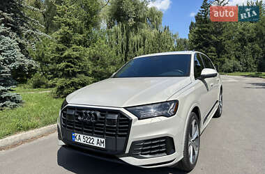 Внедорожник / Кроссовер Audi Q7 2022 в 