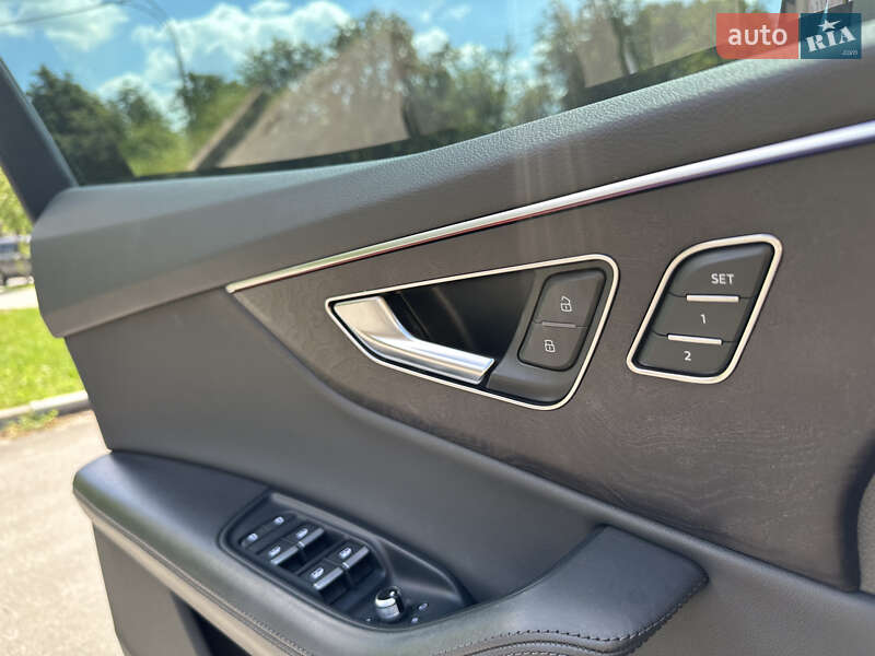 Внедорожник / Кроссовер Audi Q7 2022 в Киеве