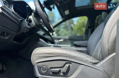 Внедорожник / Кроссовер Audi Q7 2022 в 
