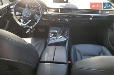 Внедорожник / Кроссовер Audi Q7 2017 в 