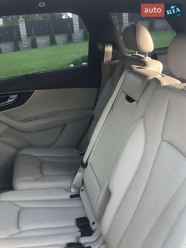 Внедорожник / Кроссовер Audi Q7 2016 в Ровно