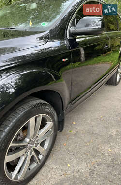 Позашляховик / Кросовер Audi Q7 2012 в 
