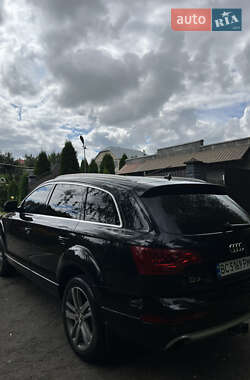 Позашляховик / Кросовер Audi Q7 2012 в 