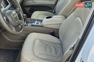 Внедорожник / Кроссовер Audi Q7 2010 в 