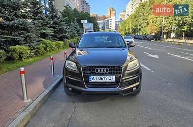 Внедорожник / Кроссовер Audi Q7 2006 в 