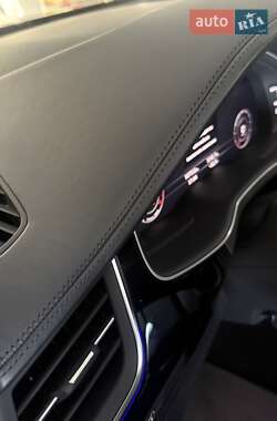 Внедорожник / Кроссовер Audi Q7 2017 в 