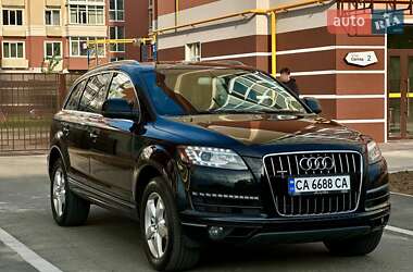 Внедорожник / Кроссовер Audi Q7 2015 в 