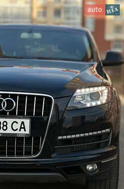 Внедорожник / Кроссовер Audi Q7 2015 в 
