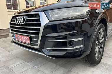 Внедорожник / Кроссовер Audi Q7 2017 в 