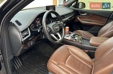 Внедорожник / Кроссовер Audi Q7 2017 в 