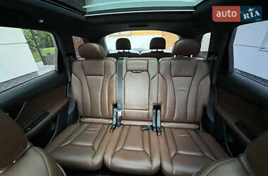 Внедорожник / Кроссовер Audi Q7 2017 в 