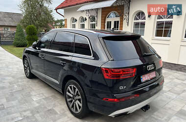Внедорожник / Кроссовер Audi Q7 2017 в 