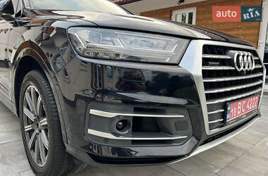 Внедорожник / Кроссовер Audi Q7 2017 в 