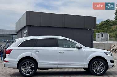 Внедорожник / Кроссовер Audi Q7 2015 в 