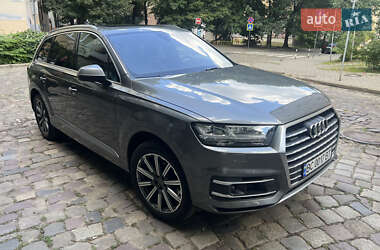 Внедорожник / Кроссовер Audi Q7 2017 в 