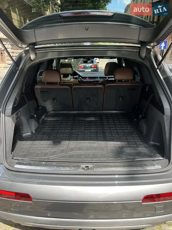 Audi Q7 2017 VIN WA1VAAF74HD057278 фото оголошення 18 з 69