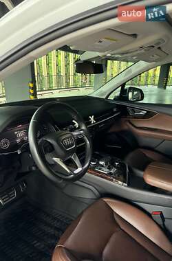 Внедорожник / Кроссовер Audi Q7 2018 в 