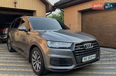Внедорожник / Кроссовер Audi Q7 2017 в 