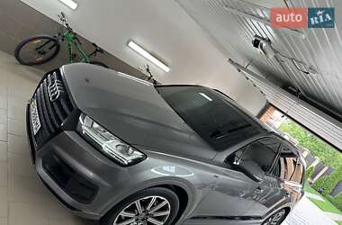 Внедорожник / Кроссовер Audi Q7 2017 в 