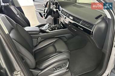 Внедорожник / Кроссовер Audi Q7 2017 в 