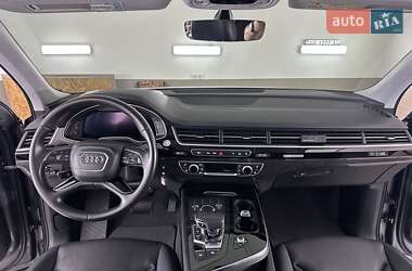 Внедорожник / Кроссовер Audi Q7 2017 в 