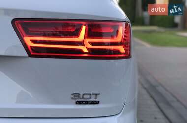 Позашляховик / Кросовер Audi Q7 2016 в 